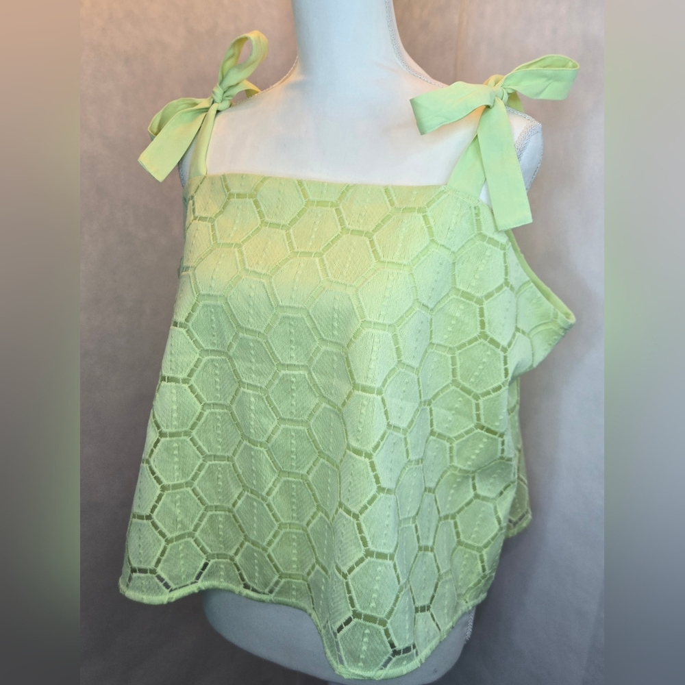 Rye Grass XL Elegant Lime Green Lace Sleeveless Top